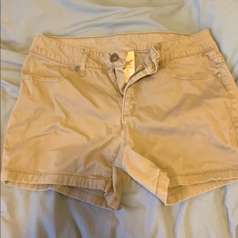 khaki shorts